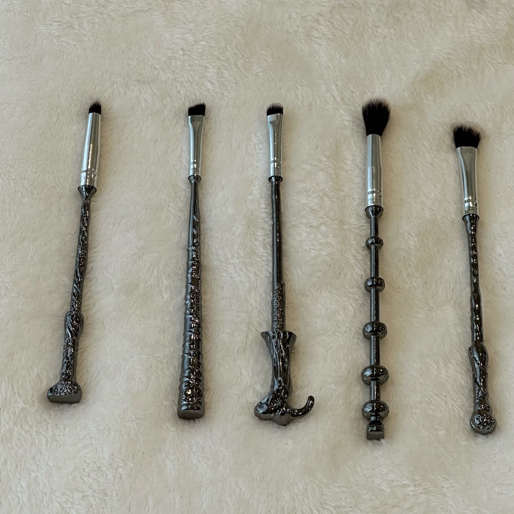 Storybook Cosmetics Harry Potter Wand brush set
